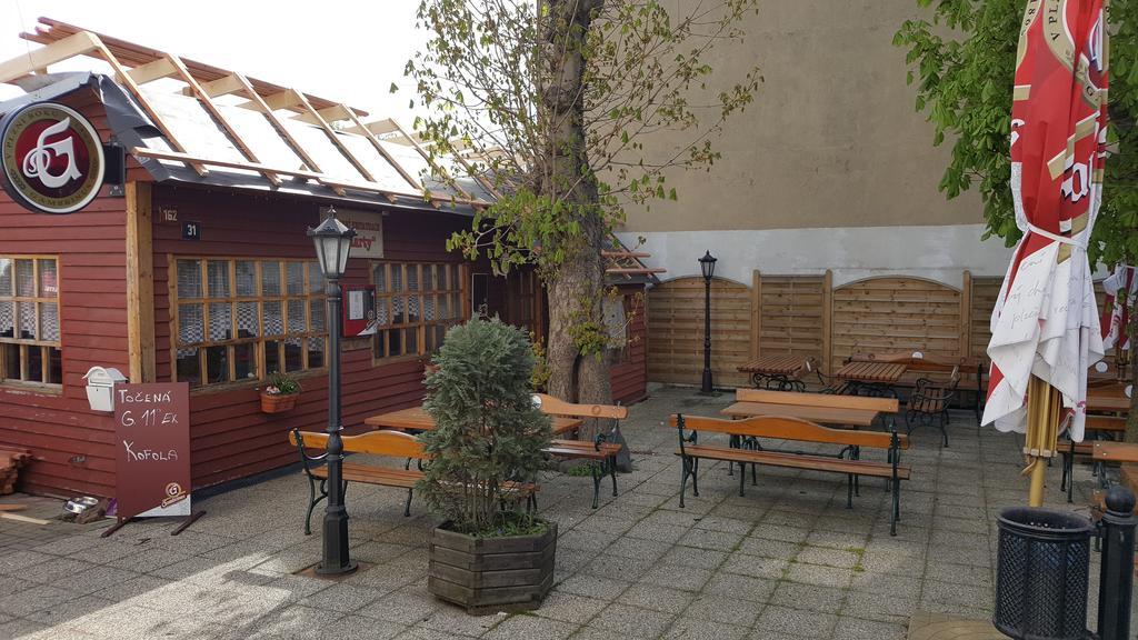 Restaurace U Marty Hotell Dubí Exteriör bild
